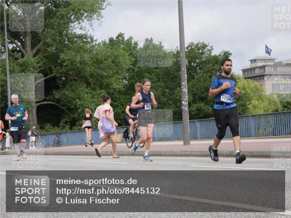 29.06.2025 - hella hamburg halbmarathon Luisa Fischer http://msf.ph/oto/8445132 29.06.2025 10:27:06 Kennedybrücke 17099, 9211, 17385, 3034, 3285, 4464, 4684, 5406, 6502, 9217 meine-sportfotos.de