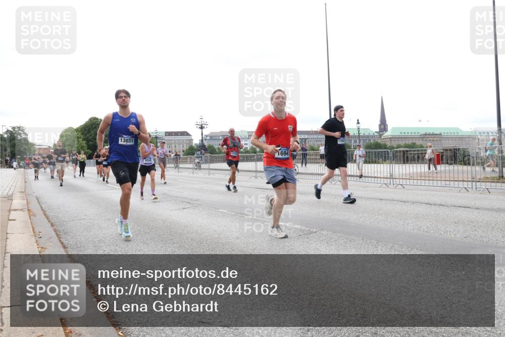 29.06.2025 - hella hamburg halbmarathon Lena Gebhardt http://msf.ph/oto/8445162 29.06.2025 10:29:55 Lombardsbrücke 13031, 1694, 1794, 1063, 1097, 1547, 1661, 1694, 2302, 2699, 3443, 3524, 3573, 3613, 4349, 4395, 4580, 5063, 5322, 5350, 6285, 6598, 6616, 6626, 7517, 7832, 8388, 8792, 8941, 9095, 9937, 10162, 10322, 10996, 11249, 11269, 11376, 11444, 11634, 12086, 12216, 12227, 12305, 12537, 12710, 13031, 13382, 13810, 14304, 15266, 16182, 16306, 16601, 16604, 16659, 16662, 16735, 16769, 17496, 17529, 17945, 18385, 18503 meine-sportfotos.de