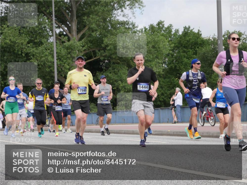 29.06.2025 - hella hamburg halbmarathon Luisa Fischer http://msf.ph/oto/8445172 29.06.2025 10:27:14 Kennedybrücke 15739, 12070, 15853, 9715, 304, 17595, 4391, 1444, 794, 13149, 1444, 2108, 2489, 3185, 4391, 4597, 5661, 7013, 8031, 8149, 9715 meine-sportfotos.de