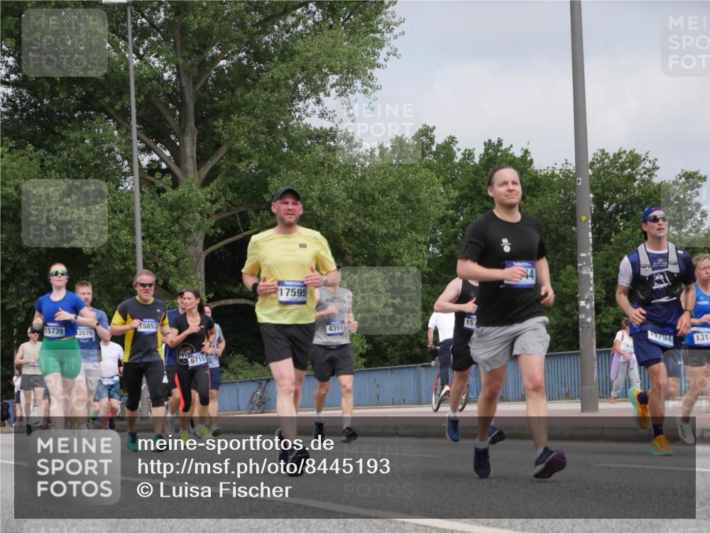 29.06.2025 - hella hamburg halbmarathon Luisa Fischer http://msf.ph/oto/8445193 29.06.2025 10:27:15 Kennedybrücke 15739, 2070, 15853, 9715, 17595, 4391, 157, 15794, 131, 1005, 1444, 2108, 2489, 3185, 4122, 4391, 4597, 5661, 7013, 8031, 8149, 9715 meine-sportfotos.de