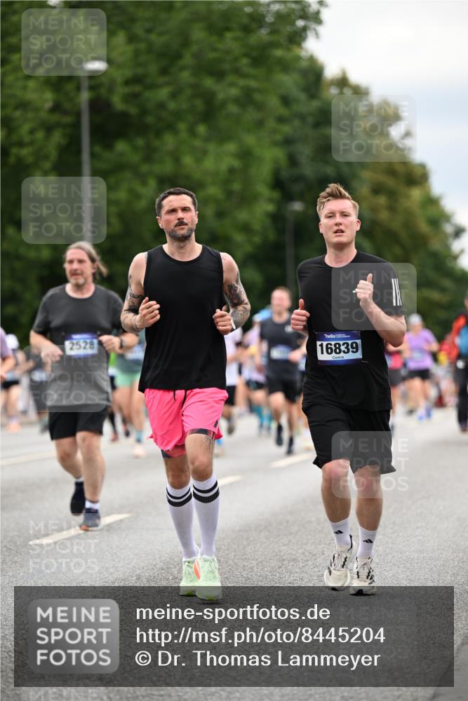 29.06.2025 - hella hamburg halbmarathon Dr. Thomas Lammeyer http://msf.ph/oto/8445204 29.06.2025 10:58:04 Kennedybrücke 1753, 1789, 1900, 1984, 2146, 2528, 2701, 3226, 4591, 4626, 5562, 5817, 5857, 6273, 6913, 7068, 7611, 7876, 8189, 8212, 8515, 8906, 9103, 9531, 9545, 9685, 10175 meine-sportfotos.de