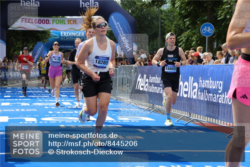 29.06.2025 - hella hamburg halbmarathon Strokosch-Dieckow http://msf.ph/oto/8445206 29.06.2025 10:39:34 Ziel 1343, 1358, 4398, 4888, 7152, 7154, 9116, 9265, 11284, 11806, 14077, 15094, 15336, 15828, 15965, 16761, 17215, 17360, 17425, 18154, 18285, 18803 meine-sportfotos.de