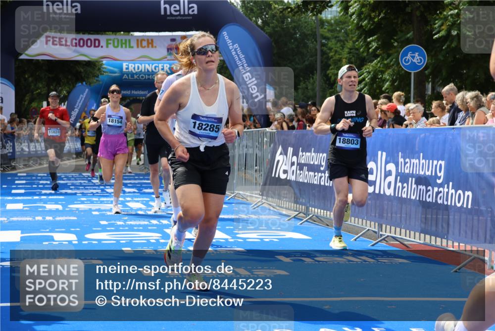 29.06.2025 - hella hamburg halbmarathon Strokosch-Dieckow http://msf.ph/oto/8445223 29.06.2025 10:39:34 Ziel 1343, 1358, 4398, 4888, 7152, 7154, 9116, 9265, 11284, 11806, 14077, 15094, 15336, 15828, 15965, 16761, 17215, 17360, 17425, 18154, 18285, 18803 meine-sportfotos.de