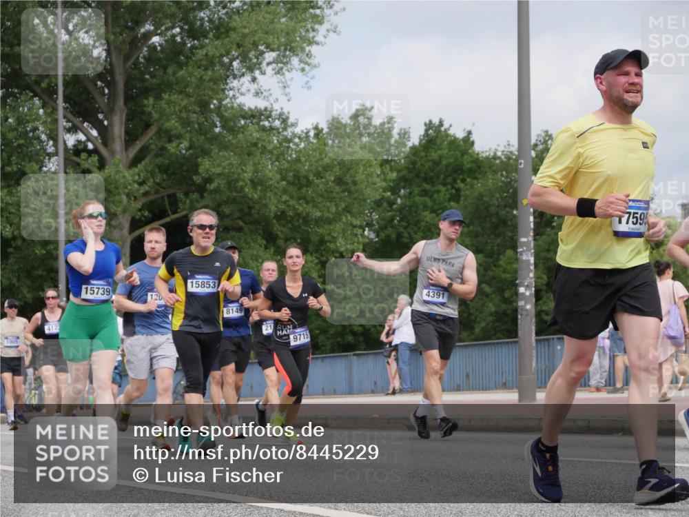 29.06.2025 - hella hamburg halbmarathon Luisa Fischer http://msf.ph/oto/8445229 29.06.2025 10:27:17 Kennedybrücke 1005, 412, 15739, 120, 15853, 8149, 9715, 4391, 759, 1005, 1009, 1304, 1444, 2108, 2489, 3185, 4122, 4391, 4597, 5661, 7013, 8031, 8149, 8676, 9715 meine-sportfotos.de