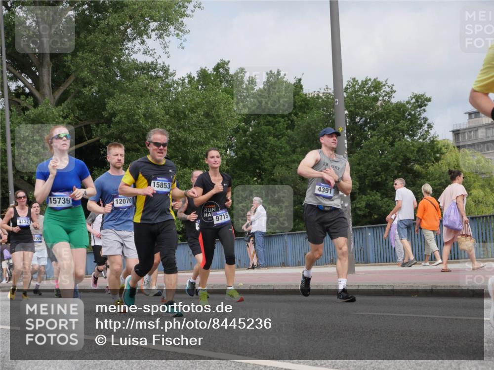 29.06.2025 - hella hamburg halbmarathon Luisa Fischer http://msf.ph/oto/8445236 29.06.2025 10:27:17 Kennedybrücke 4122, 009, 15853, 15739, 12070, 9715, 4391, 1005, 1009, 1304, 1444, 2108, 2489, 3185, 4122, 4391, 4597, 5661, 7013, 8031, 8149, 8676, 9715 meine-sportfotos.de