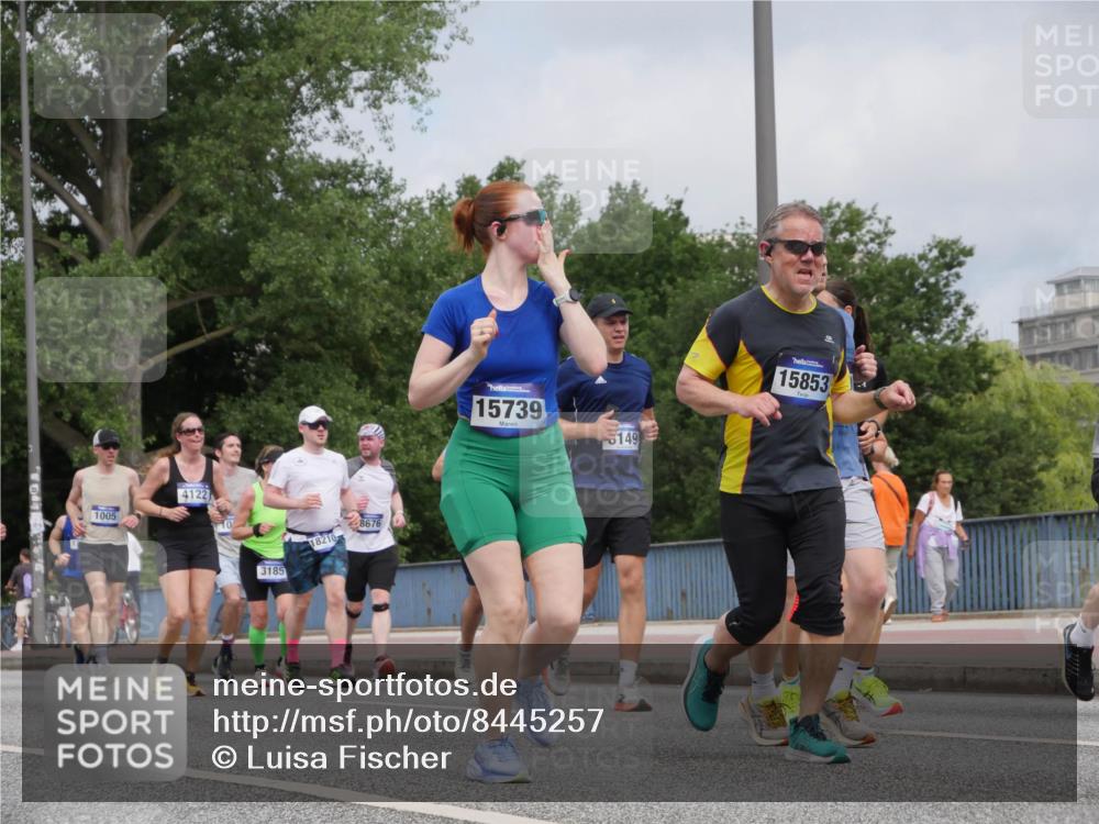 29.06.2025 - hella hamburg halbmarathon Luisa Fischer http://msf.ph/oto/8445257 29.06.2025 10:27:19 Kennedybrücke 1005, 4122, 3185, 18210, 8676, 15739, 5149, 15853, 1005, 1009, 1304, 1444, 2108, 2489, 2766, 3185, 4122, 4391, 4597, 5661, 7013, 8031, 8149, 8676, 9715 meine-sportfotos.de