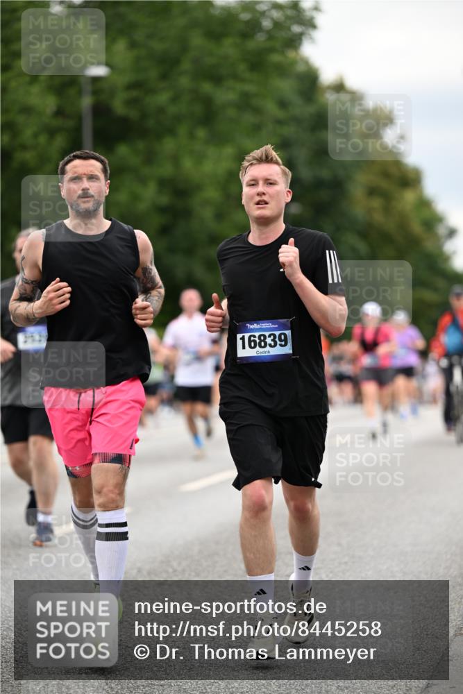 29.06.2025 - hella hamburg halbmarathon Dr. Thomas Lammeyer http://msf.ph/oto/8445258 29.06.2025 10:58:05 Kennedybrücke 1753, 1789, 1900, 1984, 2146, 2528, 2701, 3226, 4591, 4626, 4801, 5562, 5817, 5857, 6273, 6913, 7068, 7611, 7876, 8189, 8212, 8515, 8906, 8924, 9103, 9531, 9545, 9685, 10175 meine-sportfotos.de