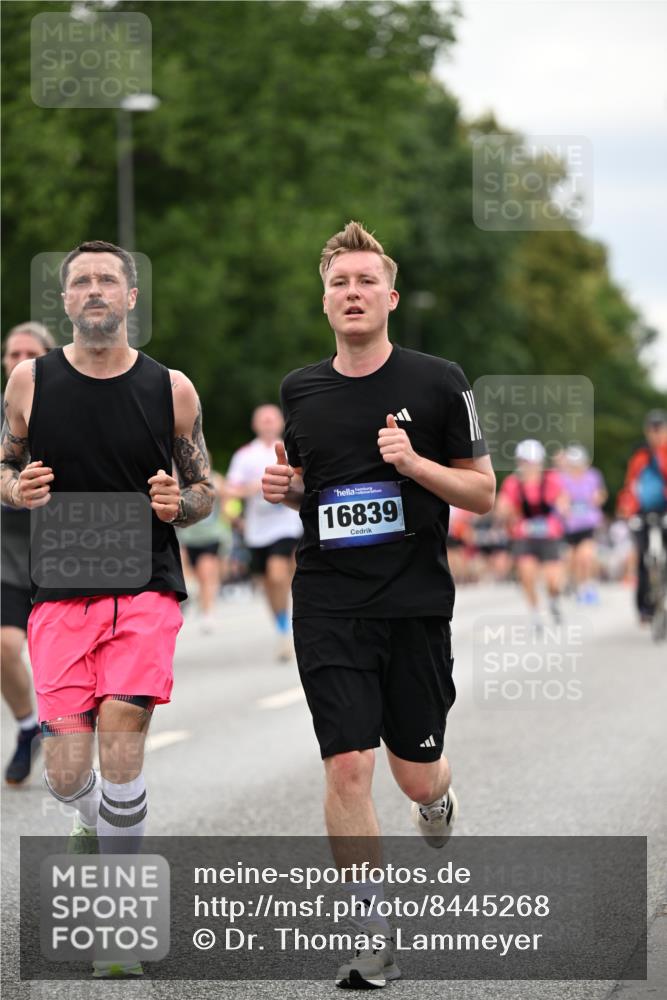 29.06.2025 - hella hamburg halbmarathon Dr. Thomas Lammeyer http://msf.ph/oto/8445268 29.06.2025 10:58:05 Kennedybrücke 1753, 1789, 1900, 1984, 2146, 2528, 2701, 3226, 4591, 4626, 4801, 5562, 5817, 5857, 6273, 6913, 7068, 7611, 7876, 8189, 8212, 8515, 8906, 8924, 9103, 9531, 9545, 9685, 10175 meine-sportfotos.de