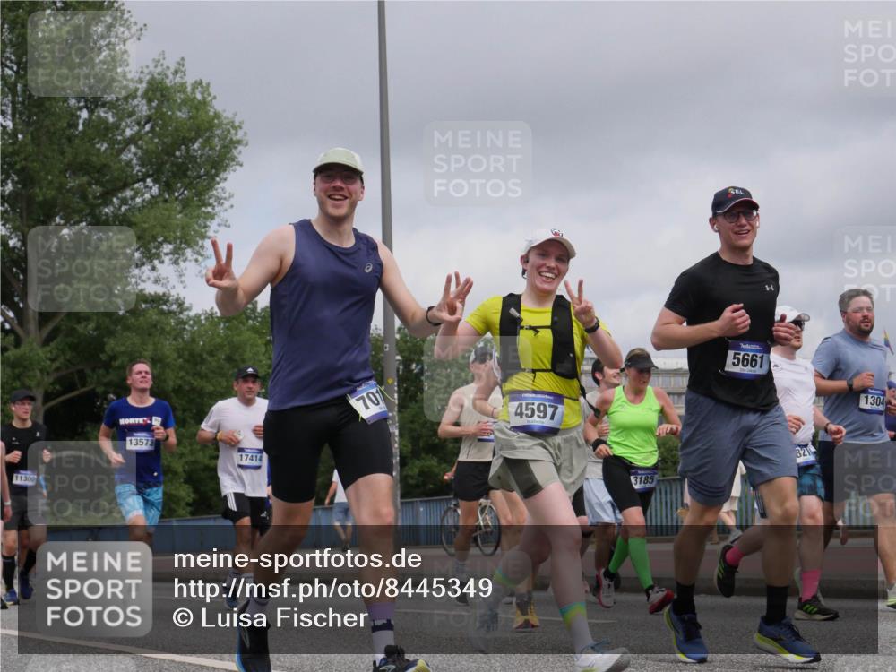 29.06.2025 - hella hamburg halbmarathon Luisa Fischer http://msf.ph/oto/8445349 29.06.2025 10:27:23 Kennedybrücke 11300, 13573, 17414, 701, 4597, 5661, 1304, 821, 3185, 1005, 1009, 1304, 2108, 2766, 3185, 3579, 4122, 4391, 4597, 5055, 5160, 5661, 7013, 8149, 8676, 8717, 9603, 9715 meine-sportfotos.de