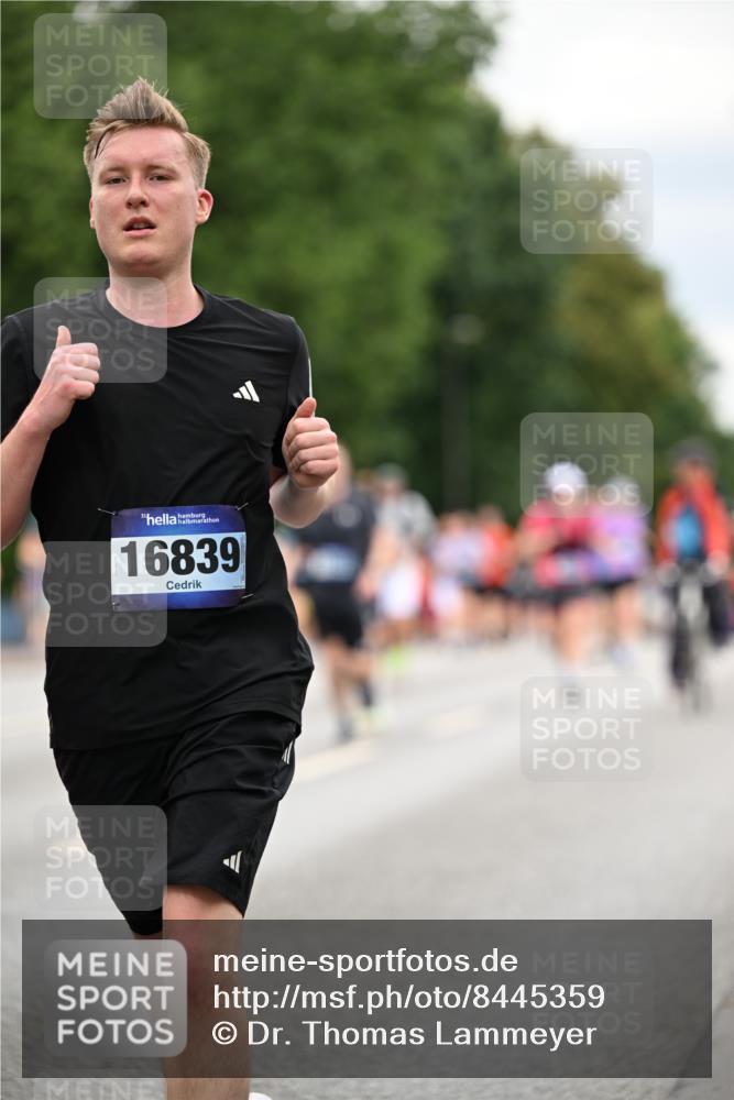 29.06.2025 - hella hamburg halbmarathon Dr. Thomas Lammeyer http://msf.ph/oto/8445359 29.06.2025 10:58:06 Kennedybrücke 1017, 1789, 1900, 1984, 2079, 2146, 2528, 2701, 3226, 4591, 4626, 4801, 5562, 5817, 5857, 6273, 6913, 7068, 7611, 7876, 8189, 8212, 8906, 8924, 9103, 9531, 9545, 9685, 10175, 11390 meine-sportfotos.de