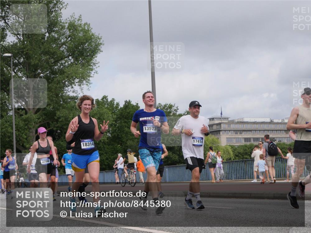 29.06.2025 - hella hamburg halbmarathon Luisa Fischer http://msf.ph/oto/8445380 29.06.2025 10:27:25 Kennedybrücke 11415, 871, 2766, 154, 18314, 80, 13573, 17414, 1005, 1009, 1304, 2766, 3185, 3579, 4122, 4391, 4597, 4993, 5055, 5160, 5661, 7013, 8149, 8297, 8676, 8717, 9603, 9715 meine-sportfotos.de