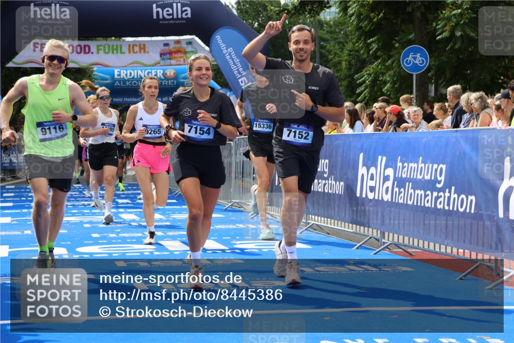 29.06.2025 - hella hamburg halbmarathon Strokosch-Dieckow http://msf.ph/oto/8445386 29.06.2025 10:39:32 Ziel 1343, 1358, 2546, 2972, 4888, 7152, 7154, 8346, 9116, 9265, 11284, 11806, 12372, 14077, 15094, 15336, 15828, 15965, 17215, 17360, 17425, 18154, 18285, 18803 meine-sportfotos.de