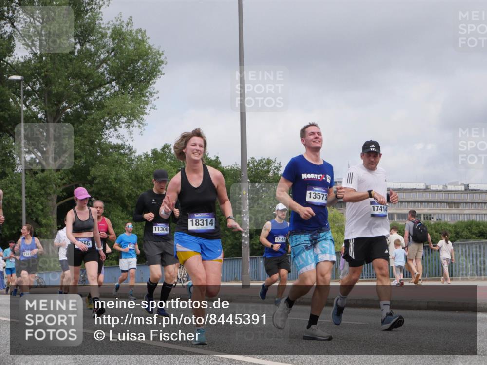 29.06.2025 - hella hamburg halbmarathon Luisa Fischer http://msf.ph/oto/8445391 29.06.2025 10:27:25 Kennedybrücke 114, 766, 15456, 11300, 18314, 17147, 13573, 17414, 1005, 1009, 1304, 2766, 3185, 3579, 4122, 4391, 4597, 4993, 5055, 5160, 5661, 7013, 8149, 8297, 8676, 8717, 9603, 9715 meine-sportfotos.de