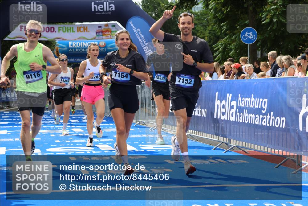29.06.2025 - hella hamburg halbmarathon Strokosch-Dieckow http://msf.ph/oto/8445406 29.06.2025 10:39:32 Ziel 1343, 1358, 2546, 2972, 4888, 7152, 7154, 8346, 9116, 9265, 11284, 11806, 12372, 14077, 15094, 15336, 15828, 15965, 17215, 17360, 17425, 18154, 18285, 18803 meine-sportfotos.de
