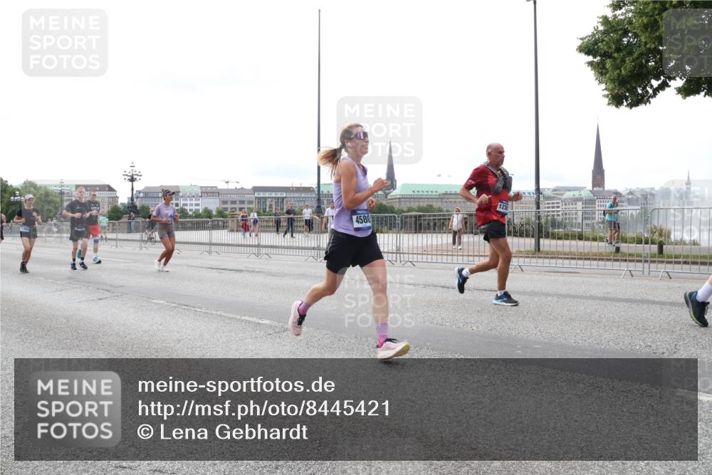 29.06.2025 - hella hamburg halbmarathon Lena Gebhardt http://msf.ph/oto/8445421 29.06.2025 10:29:57 Lombardsbrücke 1444, 4580, 123, 1063, 1097, 1547, 1661, 1694, 2302, 2699, 3443, 3524, 3573, 3613, 4395, 4580, 5063, 5322, 5350, 6598, 6616, 6626, 7517, 7832, 8388, 8792, 8941, 9095, 9937, 10162, 10322, 10996, 11249, 11269, 11376, 11444, 11634, 12086, 12216, 12227, 12305, 12504, 12537, 12710, 13031, 13382, 13810, 14304, 15266, 16182, 16306, 16601, 16604, 16659, 16662, 16735, 16769, 17529, 17945, 18046, 18385, 18503 meine-sportfotos.de