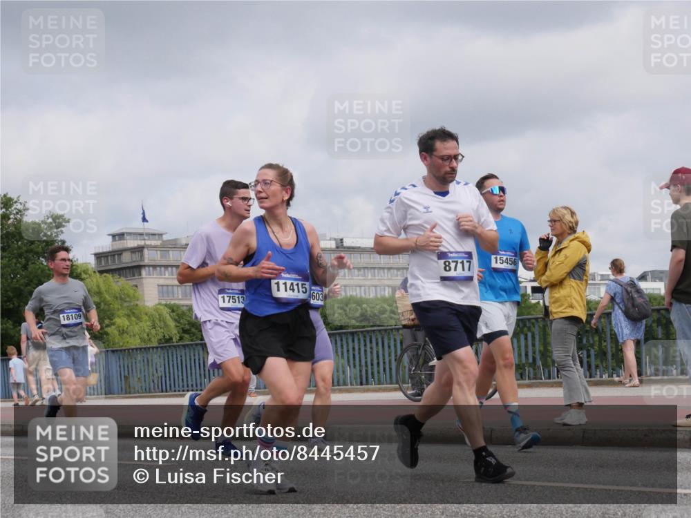 29.06.2025 - hella hamburg halbmarathon Luisa Fischer http://msf.ph/oto/8445457 29.06.2025 10:27:31 Kennedybrücke 18109, 17513, 11415, 603, 8, 8717, 15456, 1545, 2766, 3579, 4993, 5055, 5160, 5258, 8141, 8297, 8717, 9603 meine-sportfotos.de