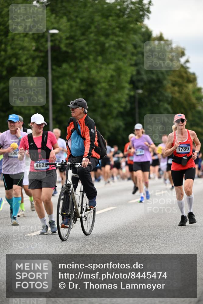 29.06.2025 - hella hamburg halbmarathon Dr. Thomas Lammeyer http://msf.ph/oto/8445474 29.06.2025 10:58:12 Kennedybrücke 1017, 1744, 1789, 1900, 1984, 2079, 2146, 2528, 2701, 3226, 4591, 4626, 4685, 4801, 5514, 5804, 5817, 5857, 5993, 6273, 7068, 7876, 8189, 8906, 8924, 9138, 9531, 9771, 10175, 10207, 11390 meine-sportfotos.de