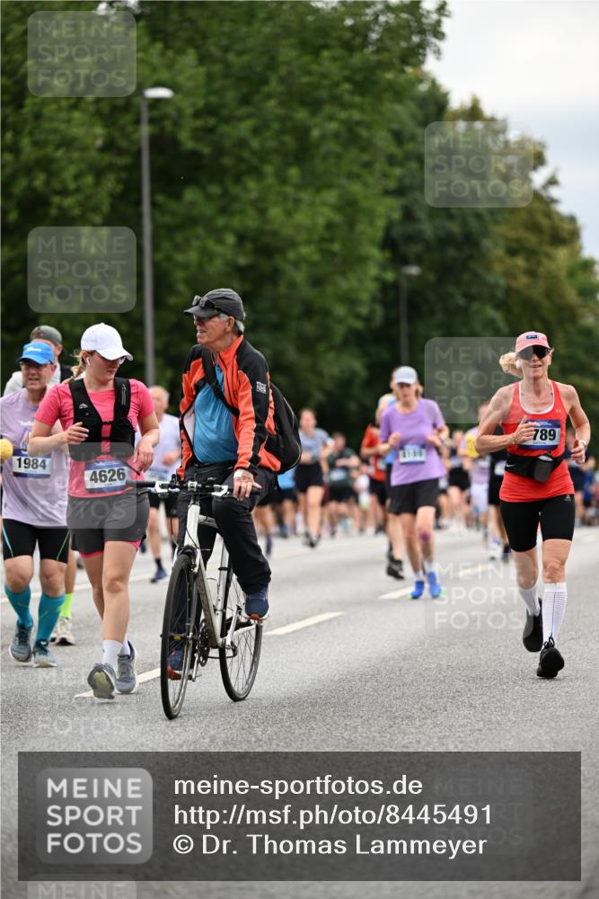 29.06.2025 - hella hamburg halbmarathon Dr. Thomas Lammeyer http://msf.ph/oto/8445491 29.06.2025 10:58:12 Kennedybrücke 1017, 1744, 1789, 1900, 1984, 2079, 2146, 2528, 2701, 3226, 4591, 4626, 4685, 4801, 5514, 5804, 5817, 5857, 5993, 6273, 7068, 7876, 8189, 8906, 8924, 9138, 9531, 9771, 10175, 10207, 11390 meine-sportfotos.de
