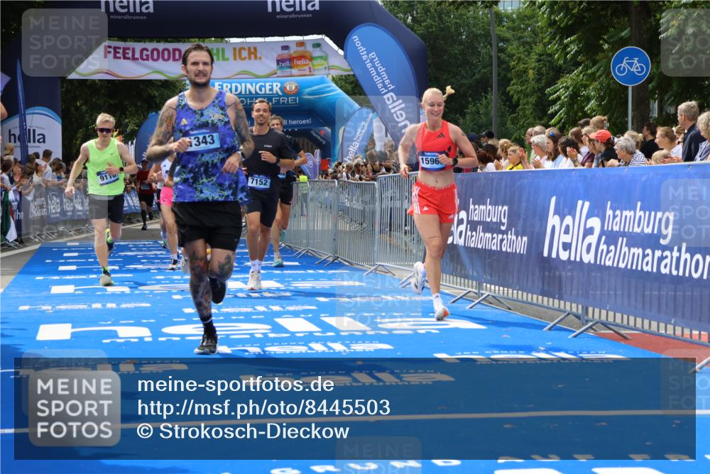 29.06.2025 - hella hamburg halbmarathon Strokosch-Dieckow http://msf.ph/oto/8445503 29.06.2025 10:39:29 Ziel 1343, 2546, 2972, 6152, 7152, 7154, 8346, 9116, 9265, 11806, 12335, 12372, 14077, 15013, 15336, 15828, 15965, 17215, 17360, 18154, 18285, 18803 meine-sportfotos.de