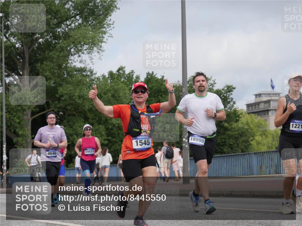 29.06.2025 - hella hamburg halbmarathon Luisa Fischer http://msf.ph/oto/8445550 29.06.2025 10:27:36 Kennedybrücke 4646, 14433, 9, 1545, 18998, 1221, 1545, 3579, 4646, 4993, 5055, 5160, 5258, 5260, 8141, 8297 meine-sportfotos.de