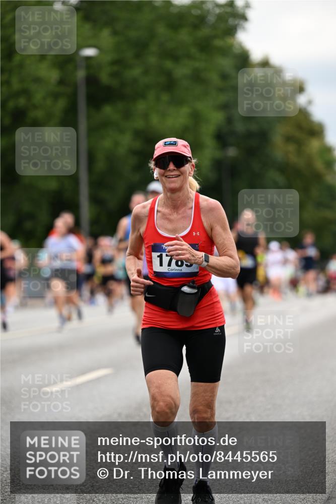 29.06.2025 - hella hamburg halbmarathon Dr. Thomas Lammeyer http://msf.ph/oto/8445565 29.06.2025 10:58:15 Kennedybrücke 1017, 1744, 1789, 1900, 1984, 2079, 2146, 2372, 2528, 2701, 2761, 3187, 3226, 4591, 4626, 4685, 4801, 5514, 5804, 5817, 5857, 5993, 6273, 7068, 7876, 8189, 8906, 8924, 9138, 9531, 9771, 10175, 10207, 11390 meine-sportfotos.de