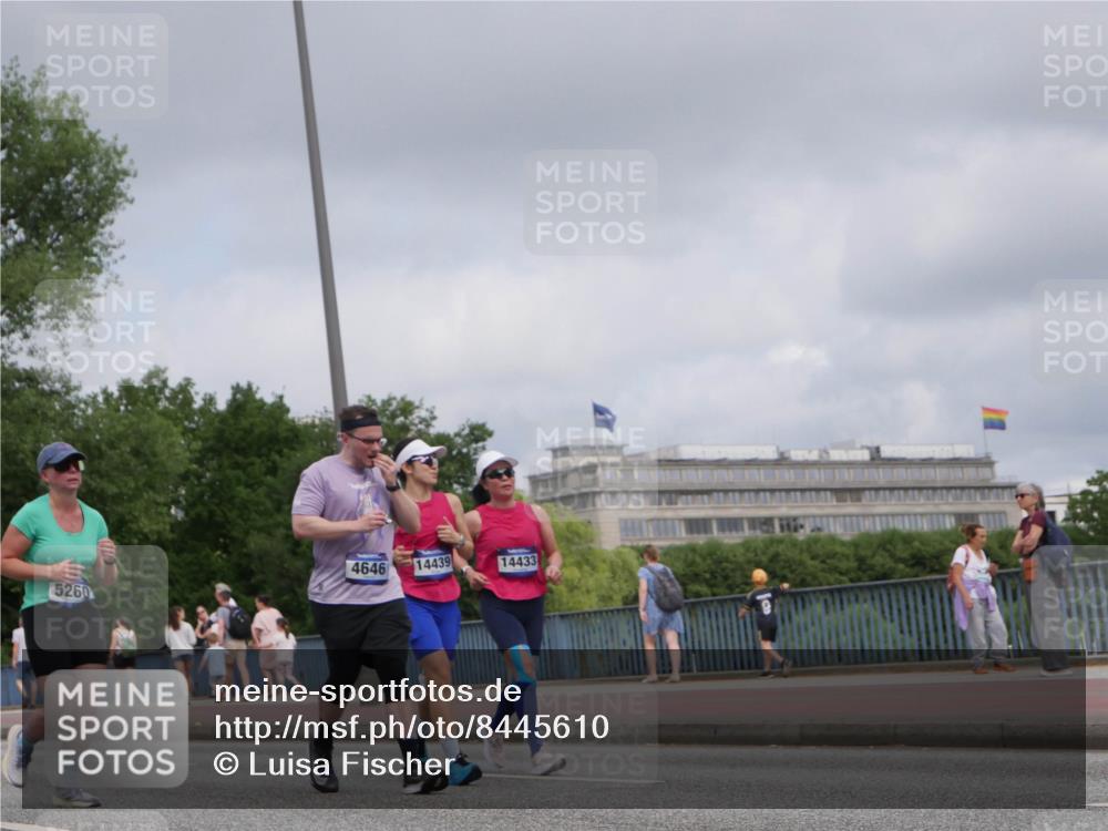 29.06.2025 - hella hamburg halbmarathon Luisa Fischer http://msf.ph/oto/8445610 29.06.2025 10:27:38 Kennedybrücke 4646, 14439, 14433, 5260, 1545, 4646, 4993, 5039, 5258, 5260, 5954, 8141, 8297, 8918, 8920 meine-sportfotos.de