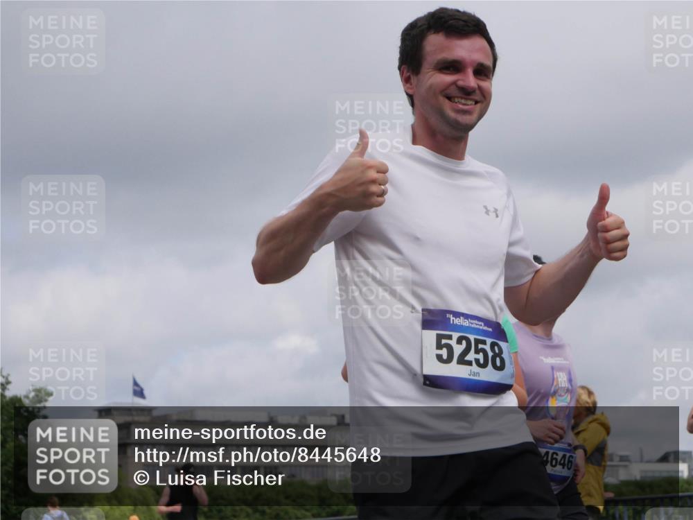 29.06.2025 - hella hamburg halbmarathon Luisa Fischer http://msf.ph/oto/8445648 29.06.2025 10:27:41 Kennedybrücke 5258, 4646, 4162, 4646, 5039, 5258, 5260, 5954, 7426, 8141, 8187, 8918, 8920 meine-sportfotos.de