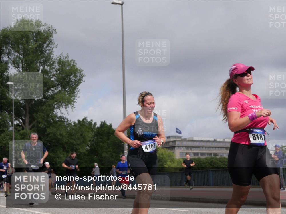 29.06.2025 - hella hamburg halbmarathon Luisa Fischer http://msf.ph/oto/8445781 29.06.2025 10:27:51 Kennedybrücke 4162, 8187, 1389, 4162, 5039, 7426, 7920, 8187 meine-sportfotos.de
