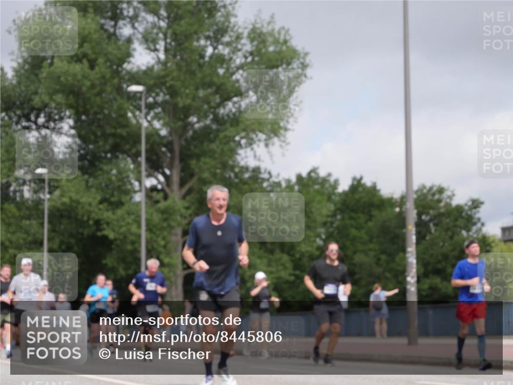 29.06.2025 - hella hamburg halbmarathon Luisa Fischer http://msf.ph/oto/8445806 29.06.2025 10:27:52 Kennedybrücke 1389, 4162, 4719, 5358, 7426, 7920, 8187 meine-sportfotos.de