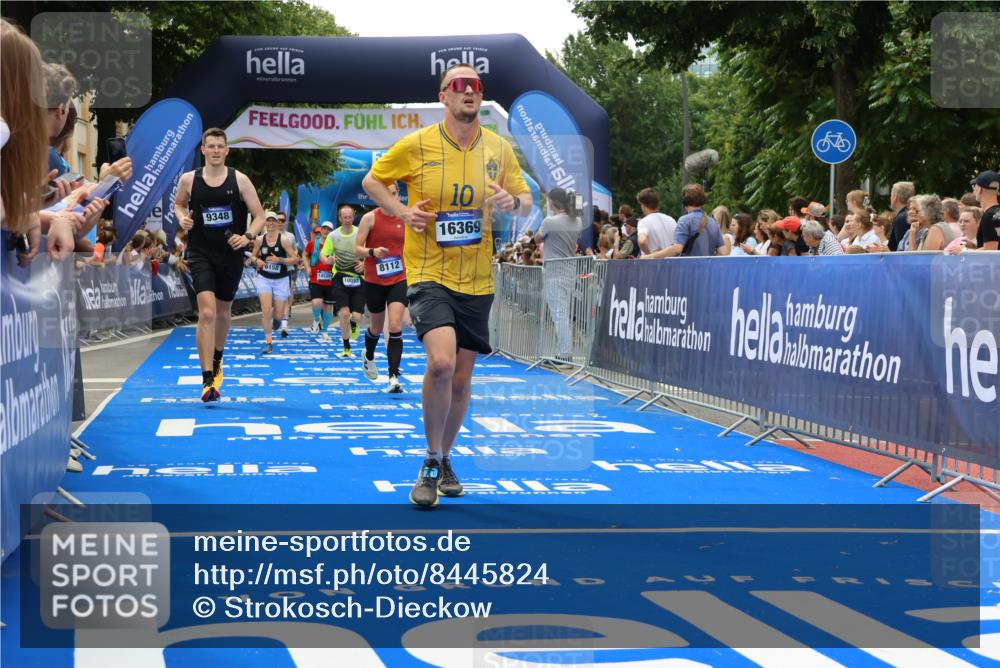 29.06.2025 - hella hamburg halbmarathon Strokosch-Dieckow http://msf.ph/oto/8445824 29.06.2025 10:49:14 Ziel 2013, 4183, 4185, 6158, 6389, 8112, 9348, 10053, 10184, 10189, 11819, 13450, 14526, 15422, 15523, 16369, 16414, 16731, 17173, 18598, 18842 meine-sportfotos.de