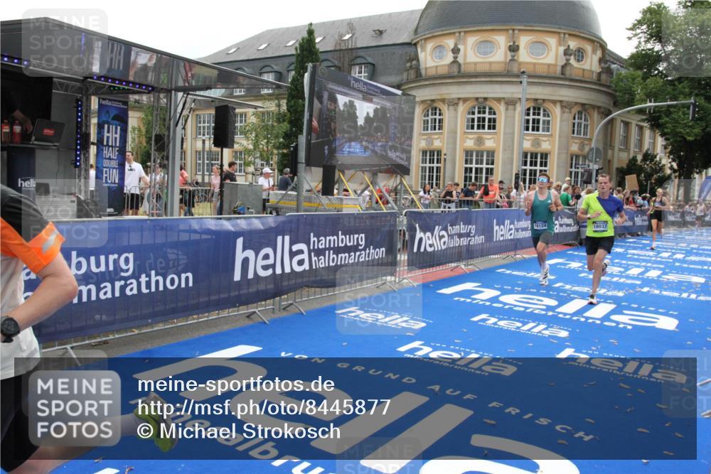 29.06.2025 - hella hamburg halbmarathon Michael Strokosch http://msf.ph/oto/8445877 29.06.2025 10:27:22 Ziel 14019, 15136, 15576, 15583, 18037, 18124 meine-sportfotos.de