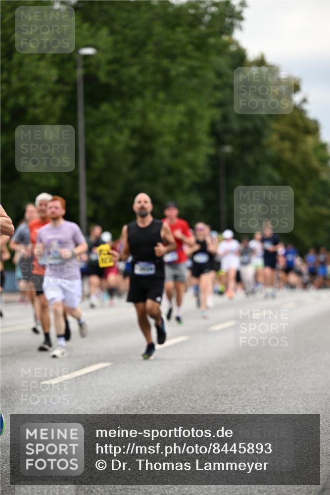29.06.2025 - hella hamburg halbmarathon Dr. Thomas Lammeyer http://msf.ph/oto/8445893 29.06.2025 10:58:19 Kennedybrücke 1017, 1744, 1789, 1900, 1984, 2079, 2146, 2372, 2528, 2701, 2761, 3187, 3249, 4323, 4626, 4685, 4801, 5514, 5804, 5817, 5857, 5993, 6273, 6468, 7614, 7876, 8189, 8924, 9138, 9503, 9531, 9771, 10175, 10207, 11390 meine-sportfotos.de
