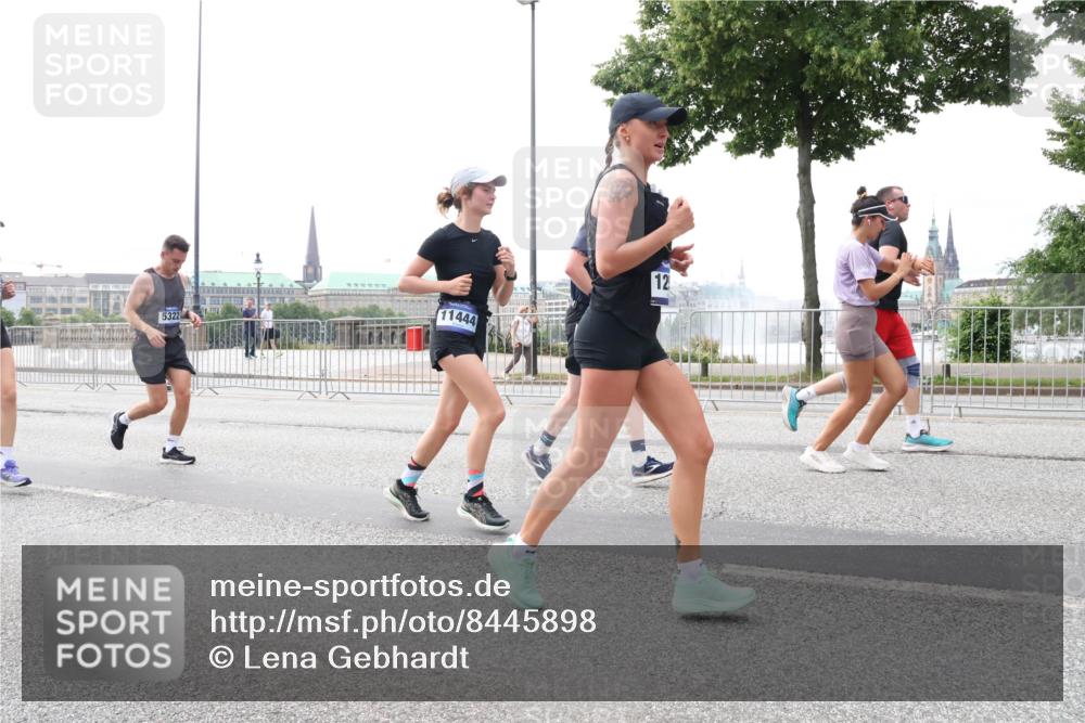 29.06.2025 - hella hamburg halbmarathon Lena Gebhardt http://msf.ph/oto/8445898 29.06.2025 10:30:02 Lombardsbrücke 11444, 5322, 12, 1063, 1097, 1547, 1694, 2302, 2699, 2901, 3443, 3524, 3573, 3613, 4395, 4580, 5063, 5322, 5350, 6598, 6616, 6626, 7517, 7832, 8388, 8792, 8941, 9095, 9937, 10162, 10996, 11269, 11376, 11444, 11634, 12216, 12227, 12305, 12349, 12350, 12504, 12537, 12710, 13031, 13418, 13810, 14304, 15266, 16182, 16306, 16601, 16604, 16735, 16769, 17529, 17945, 18046, 18385, 18503, 18671 meine-sportfotos.de