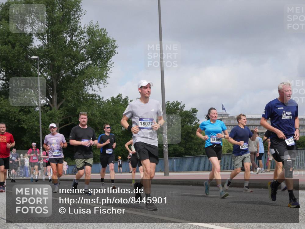 29.06.2025 - hella hamburg halbmarathon Luisa Fischer http://msf.ph/oto/8445901 29.06.2025 10:27:57 Kennedybrücke 90, 2477, 6524, 13380, 10907, 18077, 18105, 5358, 13, 1389, 2944, 3421, 4719, 5358, 6524, 6526, 7920, 7975, 8167 meine-sportfotos.de