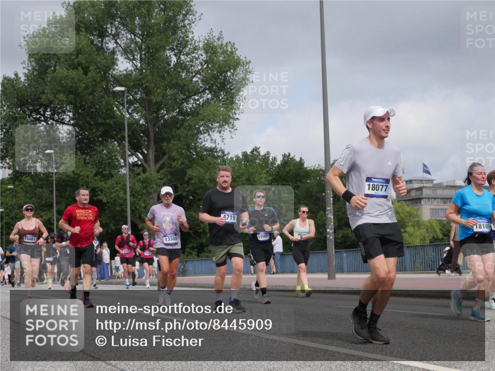 29.06.2025 - hella hamburg halbmarathon Luisa Fischer http://msf.ph/oto/8445909 29.06.2025 10:27:58 Kennedybrücke 14481, 3421, 6521, 13380, 4719, 10907, 18077, 18105, 1389, 2944, 3421, 4719, 5358, 6524, 6526, 7975, 8167 meine-sportfotos.de