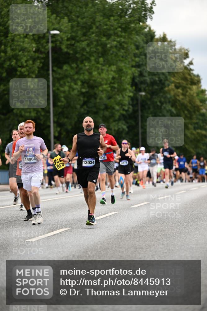 29.06.2025 - hella hamburg halbmarathon Dr. Thomas Lammeyer http://msf.ph/oto/8445913 29.06.2025 10:58:19 Kennedybrücke 1017, 1744, 1789, 1900, 1984, 2079, 2146, 2372, 2528, 2701, 2761, 3187, 3249, 4323, 4626, 4685, 4801, 5514, 5804, 5817, 5857, 5993, 6273, 6468, 7614, 7876, 8189, 8924, 9138, 9503, 9531, 9771, 10175, 10207, 11390 meine-sportfotos.de