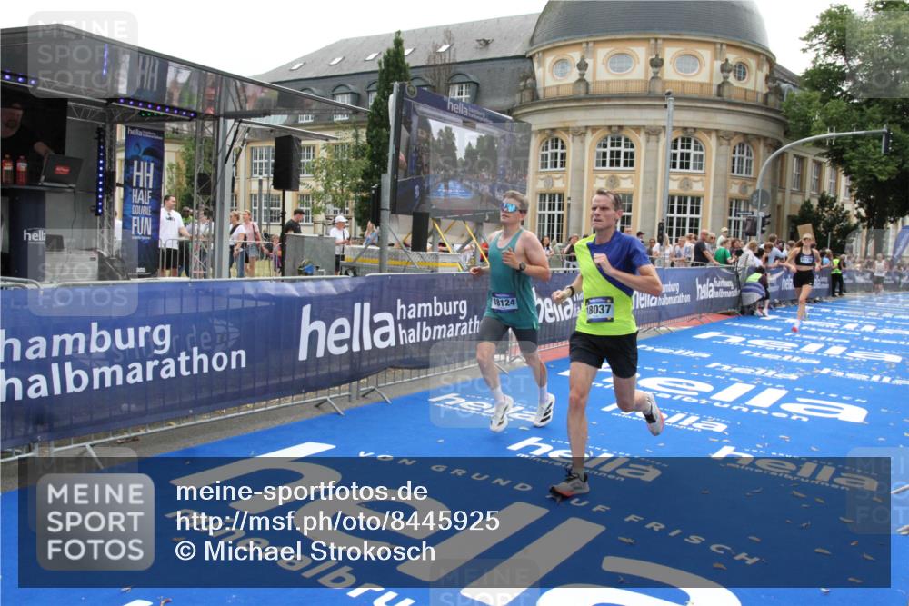 29.06.2025 - hella hamburg halbmarathon Michael Strokosch http://msf.ph/oto/8445925 29.06.2025 10:27:23 Ziel 14019, 15136, 15576, 15583, 18037, 18124 meine-sportfotos.de