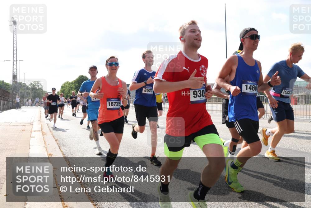 29.06.2025 - hella hamburg halbmarathon Lena Gebhardt http://msf.ph/oto/8445931 29.06.2025 09:53:26 Lombardsbrücke 11283, 16725, 2623, 930, 1466, 16333, 1012, 1391, 1466, 1558, 1735, 1750, 1759, 2048, 2213, 2234, 2365, 2402, 2590, 2623, 2890, 2937, 2970, 3004, 3021, 3146, 3186, 3304, 3414, 3907, 3928, 4091, 4310, 4553, 4997, 5022, 5132, 5362, 5460, 5623, 5624, 5692, 6071, 6081, 6152, 6203, 6282, 6375, 6388, 6460, 6712, 6903, 7005, 7093, 7147, 7204, 7322, 7385, 7448, 7450, 7480, 7765, 8063, 8145, 8664, 9126, 9626, 9633, 9723, 9965, 13009 meine-sportfotos.de