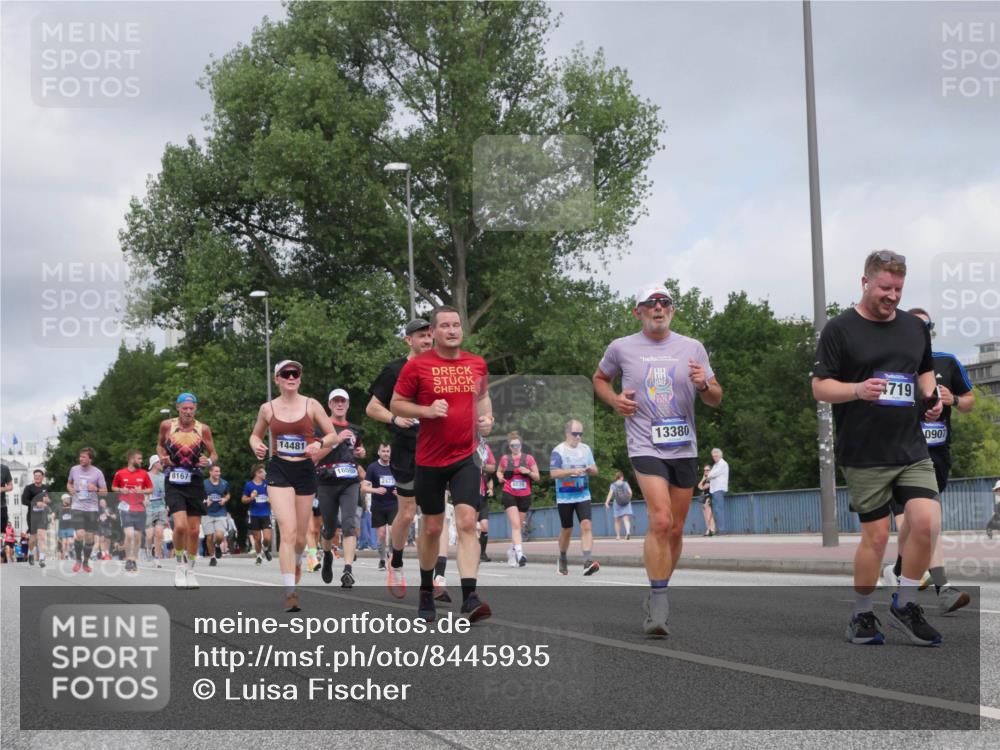 29.06.2025 - hella hamburg halbmarathon Luisa Fischer http://msf.ph/oto/8445935 29.06.2025 10:27:59 Kennedybrücke 8167, 14481, 16558, 2477, 13380, 4719, 0907, 1389, 1395, 2477, 2944, 3421, 4719, 5358, 6524, 6526, 7975, 8167, 8502 meine-sportfotos.de