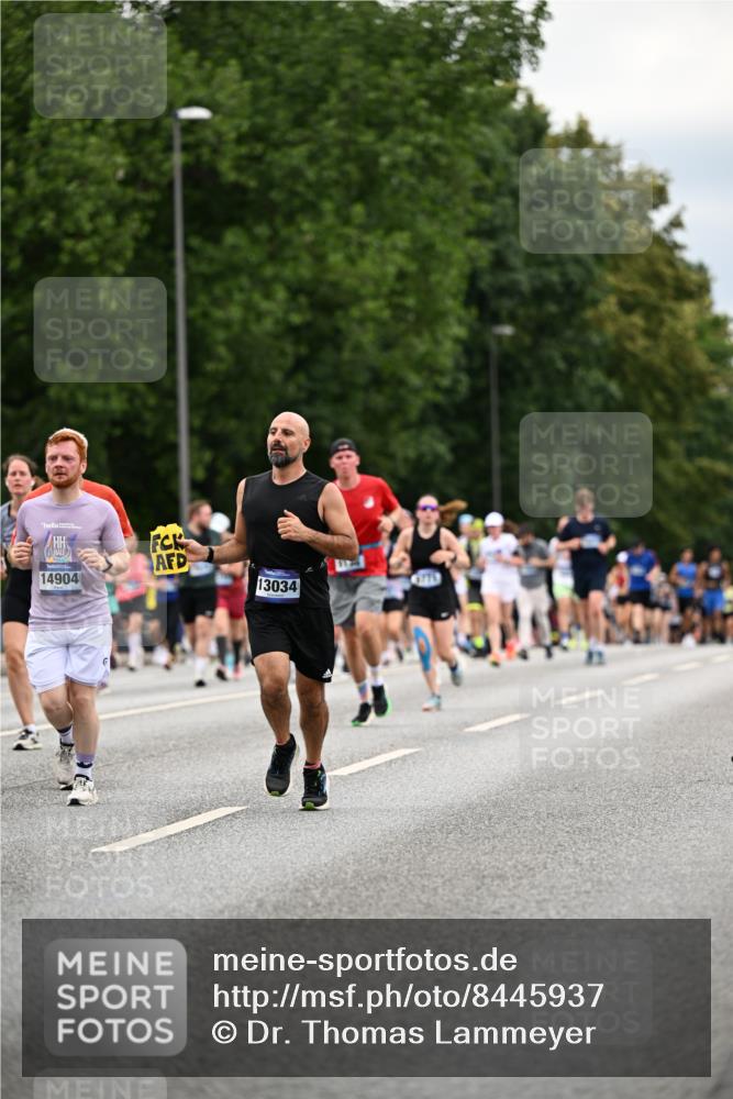 29.06.2025 - hella hamburg halbmarathon Dr. Thomas Lammeyer http://msf.ph/oto/8445937 29.06.2025 10:58:19 Kennedybrücke 1017, 1744, 1789, 1900, 1984, 2079, 2146, 2372, 2528, 2701, 2761, 3187, 3249, 4323, 4626, 4685, 4801, 5514, 5804, 5817, 5857, 5993, 6273, 6468, 7614, 7876, 8189, 8924, 9138, 9503, 9531, 9771, 10175, 10207, 11390 meine-sportfotos.de