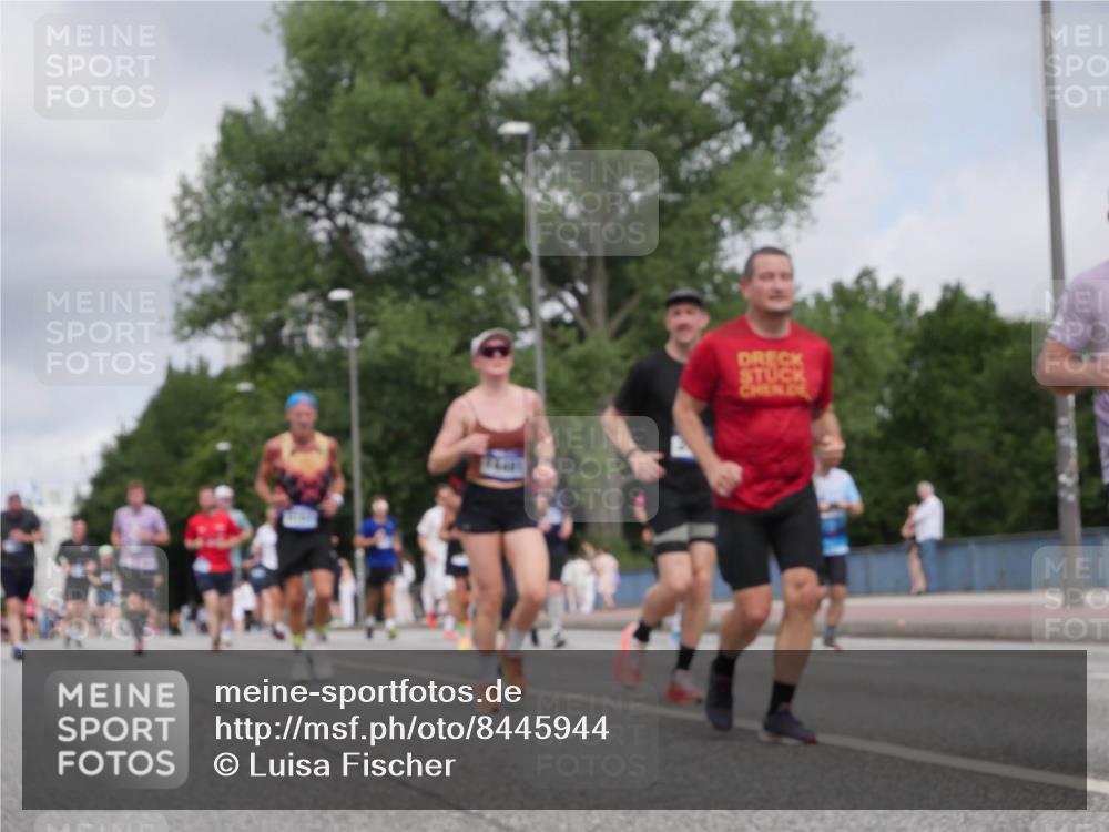 29.06.2025 - hella hamburg halbmarathon Luisa Fischer http://msf.ph/oto/8445944 29.06.2025 10:28:00 Kennedybrücke 1389, 1395, 2477, 2944, 3421, 4719, 5358, 6524, 6526, 7975, 8167, 8502 meine-sportfotos.de
