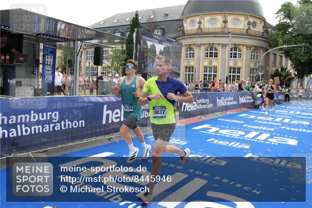 29.06.2025 - hella hamburg halbmarathon Michael Strokosch http://msf.ph/oto/8445946 29.06.2025 10:27:24 Ziel 14019, 15136, 15576, 15583, 18037, 18124 meine-sportfotos.de