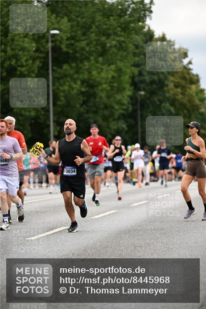 29.06.2025 - hella hamburg halbmarathon Dr. Thomas Lammeyer http://msf.ph/oto/8445968 29.06.2025 10:58:19 Kennedybrücke 1017, 1744, 1789, 1900, 1984, 2079, 2146, 2372, 2528, 2701, 2761, 3187, 3249, 4323, 4626, 4685, 4801, 5514, 5804, 5817, 5857, 5993, 6273, 6468, 7614, 7876, 8189, 8924, 9138, 9503, 9531, 9771, 10175, 10207, 11390 meine-sportfotos.de