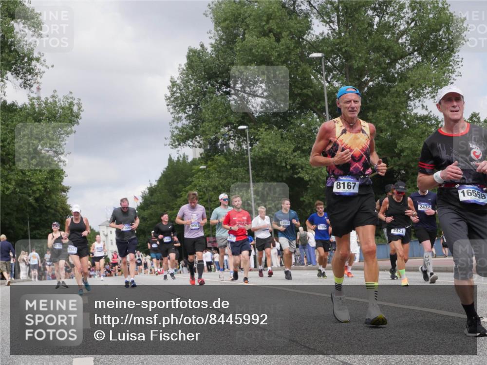 29.06.2025 - hella hamburg halbmarathon Luisa Fischer http://msf.ph/oto/8445992 29.06.2025 10:28:03 Kennedybrücke 6570, 1347, 8167, 1306, 9063, 15942, 17954, 3421, 7, 2477, 16558, 1395, 2477, 2944, 3421, 3786, 4221, 4719, 5358, 6524, 6526, 7528, 7975, 8167, 8502, 9063 meine-sportfotos.de