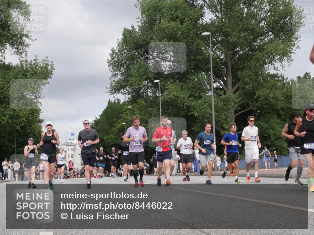 29.06.2025 - hella hamburg halbmarathon Luisa Fischer http://msf.ph/oto/8446022 29.06.2025 10:28:04 Kennedybrücke 6570, 11347, 17850, 15942, 7954, 3421, 9063, 4221, 7528, 1395, 2477, 2944, 3421, 3786, 4221, 4719, 5358, 6524, 6526, 7528, 7975, 8167, 8502, 9063 meine-sportfotos.de
