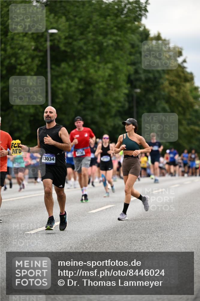 29.06.2025 - hella hamburg halbmarathon Dr. Thomas Lammeyer http://msf.ph/oto/8446024 29.06.2025 10:58:20 Kennedybrücke 1017, 1744, 1789, 1900, 1984, 2079, 2146, 2372, 2528, 2701, 2761, 3187, 3249, 4323, 4626, 4685, 4801, 4838, 5514, 5804, 5817, 5857, 5993, 6273, 6468, 7614, 8189, 8924, 9138, 9503, 9531, 9771, 10175, 10207, 11390 meine-sportfotos.de