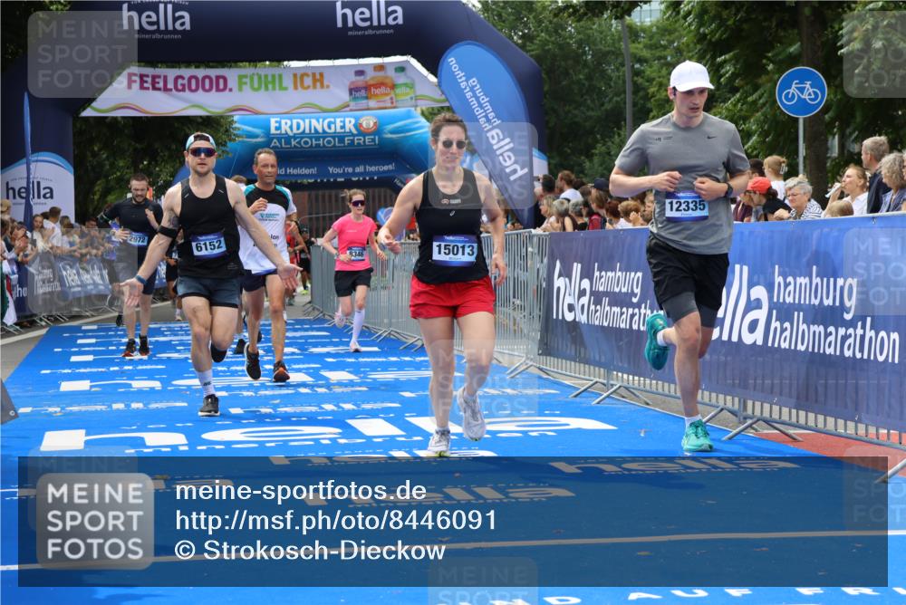 29.06.2025 - hella hamburg halbmarathon Strokosch-Dieckow http://msf.ph/oto/8446091 29.06.2025 10:39:24 Ziel 1343, 2546, 2972, 6037, 6152, 8346, 9116, 12335, 12372, 14359, 15013, 15866, 15965 meine-sportfotos.de