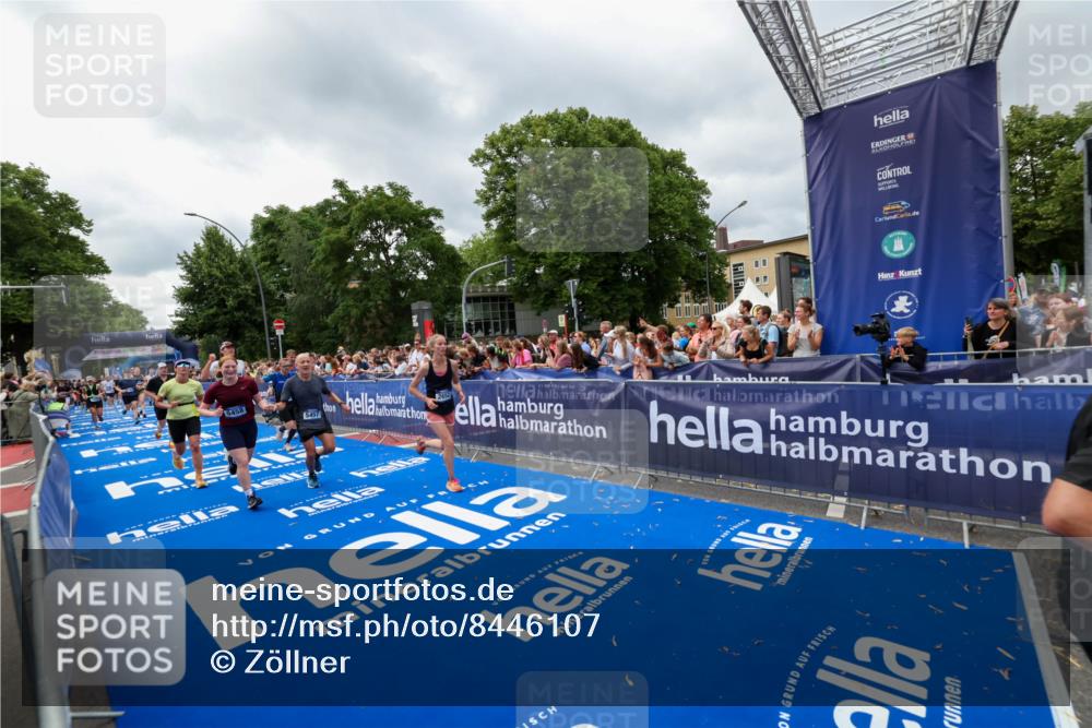 29.06.2025 - hella hamburg halbmarathon Zöllner http://msf.ph/oto/8446107 29.06.2025 10:57:41 Ziel 1239, 1715, 2236, 2606, 2652, 4502, 5457, 5458, 12774, 13523, 14571, 14951, 15217, 15220, 17769, 17814, 18388, 18985 meine-sportfotos.de