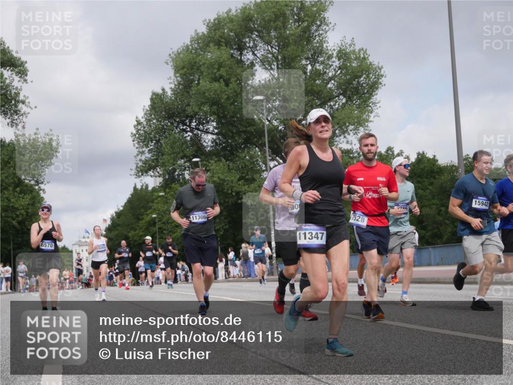 29.06.2025 - hella hamburg halbmarathon Luisa Fischer http://msf.ph/oto/8446115 29.06.2025 10:28:08 Kennedybrücke 6570, 15283, 11306, 90, 11347, 7528, 786, 15942, 1395, 2280, 2477, 3421, 3786, 4221, 4624, 5138, 6524, 6526, 7528, 7975, 8167, 8502, 9063 meine-sportfotos.de
