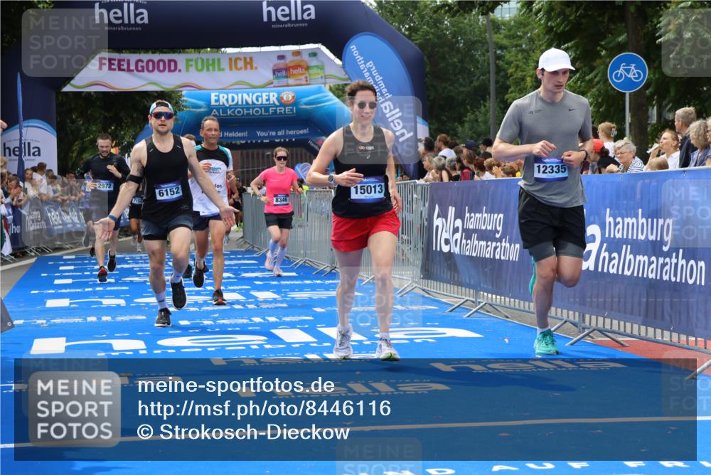 29.06.2025 - hella hamburg halbmarathon Strokosch-Dieckow http://msf.ph/oto/8446116 29.06.2025 10:39:24 Ziel 1343, 2546, 2972, 6037, 6152, 8346, 9116, 12335, 12372, 14359, 15013, 15866, 15965 meine-sportfotos.de